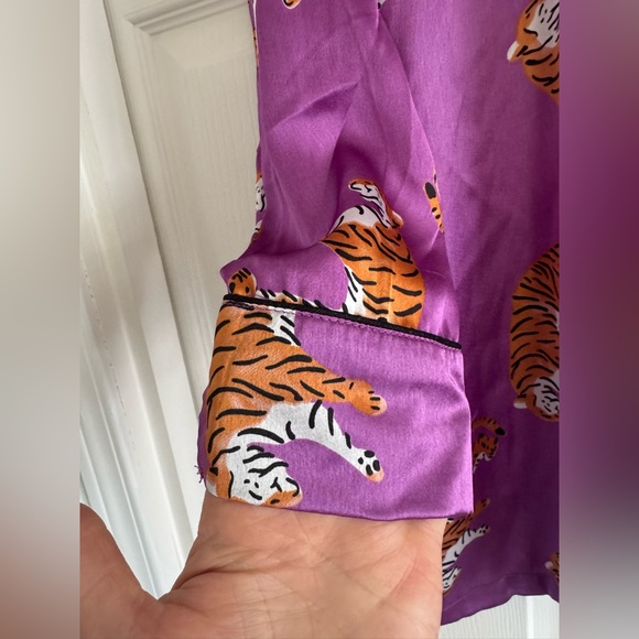 Nasty Gal Tiger Pajama Top, Long Sleeve, Size Small - Picture 4 of 12